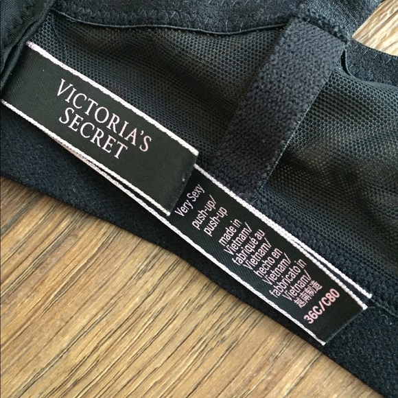 Victoria’s Secret Very Sexy Push Up Bra - Picture 3 of 3
